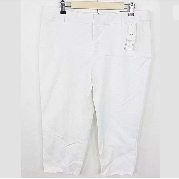 Charter Club Capri Pants Classic Fit White NWT -21 - Picture 2 of 4